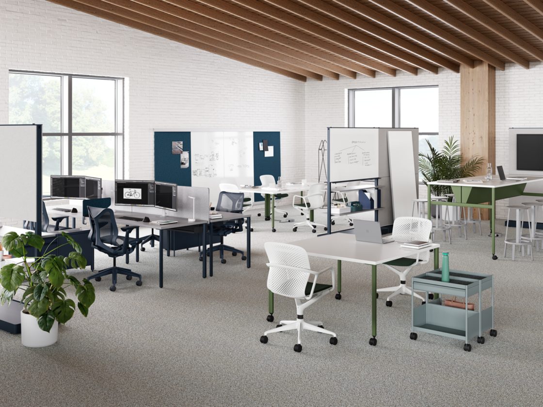 A workspace featuring the OE1 Rectangular Table, OE1 Wall Rails and Project Boards, OE1 Project Table, OE1 Mobile Easel, and OE1 Agile Wall.